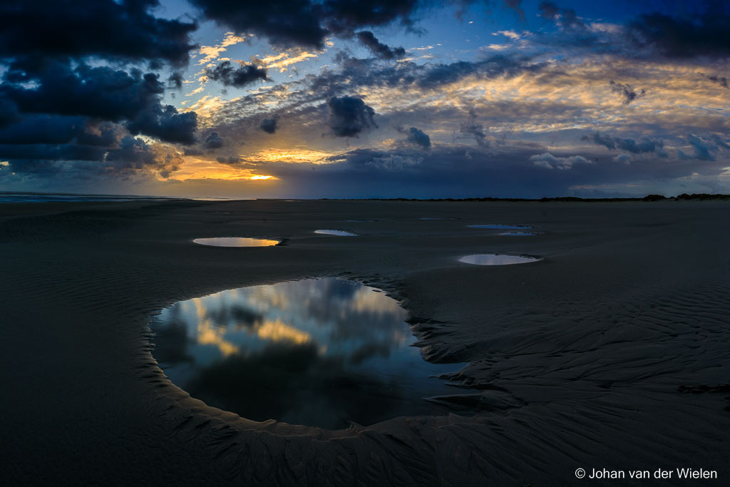 Back to Schiermonnikoog.... #2
Still busy learning the brand new Canon R5, no results to show yet. Therefore a second image of a terrific morning on the Wadden island Schiermonnikoog, a few weeks ago. It was good to be back...
Next week again to the island, this time with the R5 and the RF 24-105. Let's see if it can make nice pictures too...
tech specs: pano of 4 portrait photo's, 16mm, with both #Benro 0,6ND-grad hard as well as 0,9ND-grad center. 
Regards, Johan