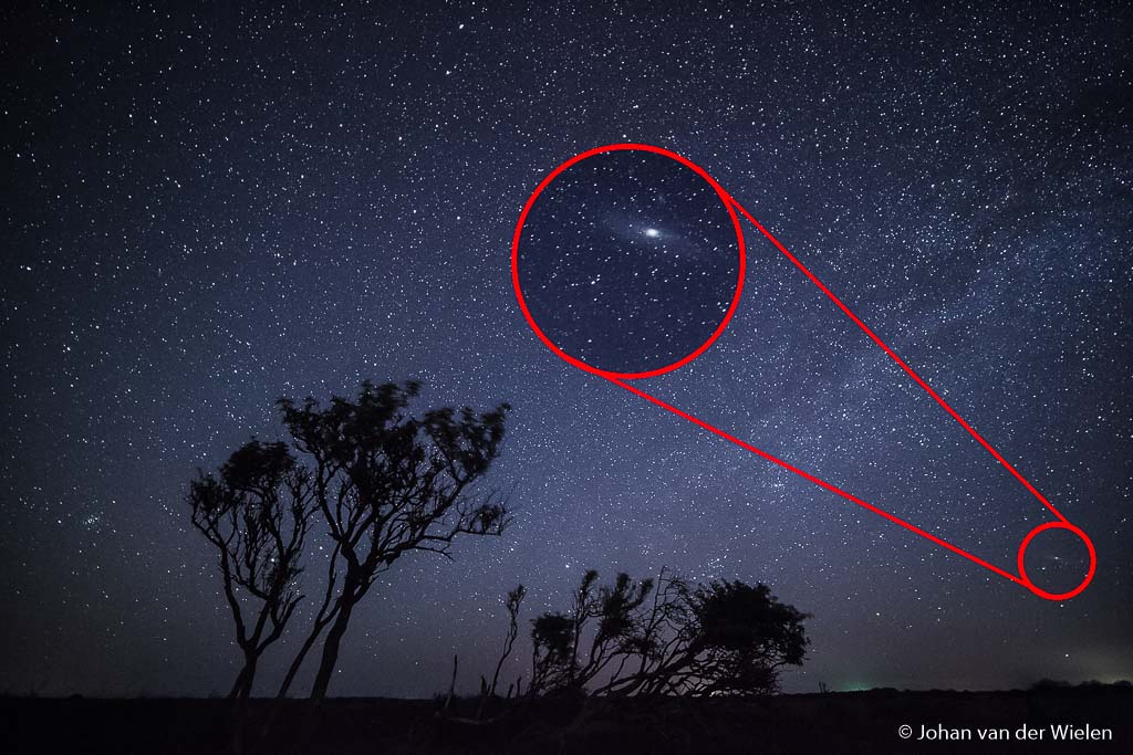Als je goed uitkijkt met de maximale sluitertijd zijn sterren puntjes en kun je zelfs de Andromeda nevel, ons buurtsterrenstelsel, fotograferen!