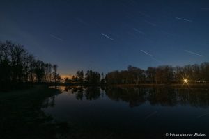 Sterrensporen Ameland, één foto van totaal 30 minuten (12mm f/16, ISO 800).